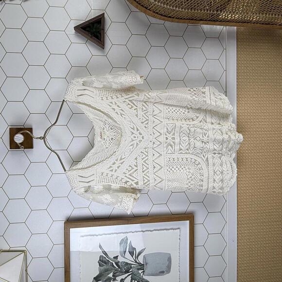 Deletta by Anthropologie Cream Lace Inlet Short Sleeve Top - Size - Medium - Picture 2 of 7